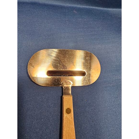 Vintage HOAN 4" (inch) wide Cheese Slicer/Server - w/Wood Handle - Made in Japan - Picture 4 of 7